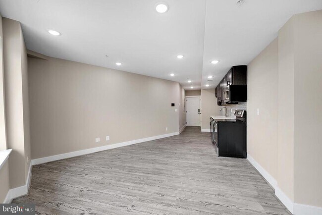 Building Photo - 1617 Rhode Island Ave NE