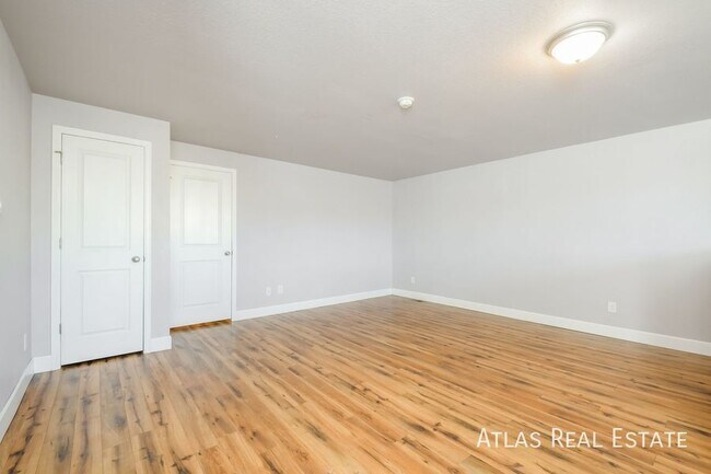 Building Photo - 103 W Union Ave