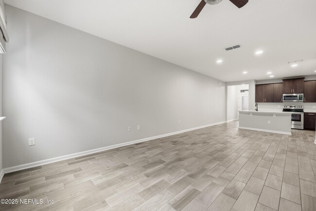 Building Photo - 292 Servia Dr