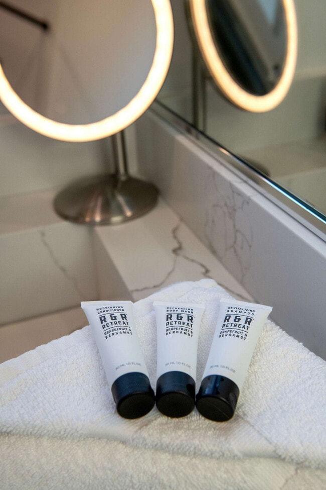 Building Photo - 779 Lucia Ln