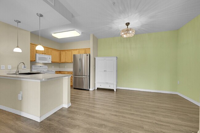 Building Photo - $1,595.00 - $500 OFF First Month Rent -  2 Bedrooms, 1 Bathroom, Condo in Longmont with Washer an...