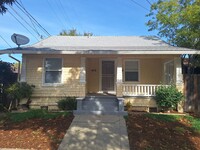 Building Photo - MUST SEE 1+ BEDROOM 1 BATH REMODLED
