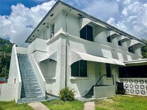 Building Photo - 1260 NE 115th St