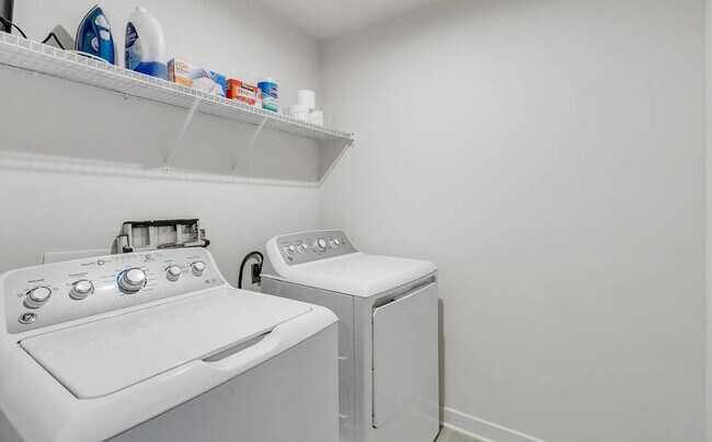 Building Photo - 4 Connaught Ct