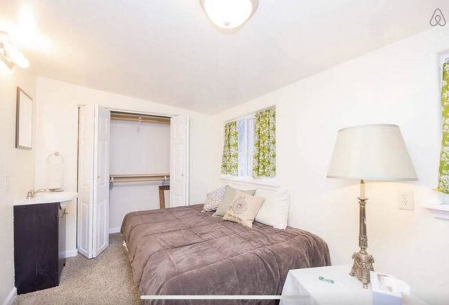 Building Photo - 3 bedroom in Santa Barbara CA 93110