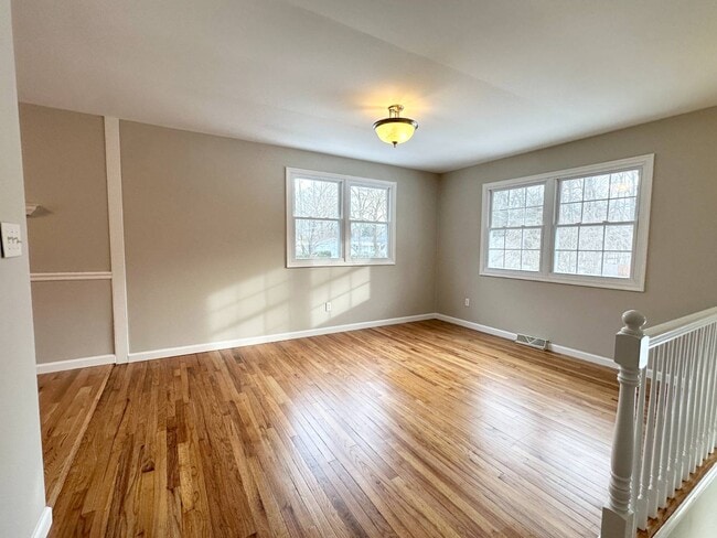 Building Photo - 76 Trottingham Ct