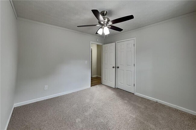 Building Photo - 123 Burton Dr