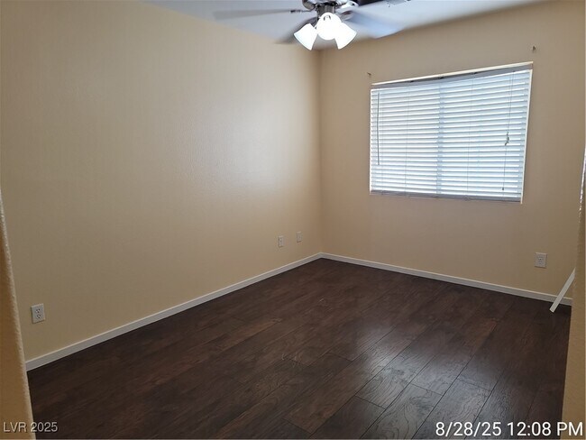 Building Photo - 818 Ribbon Grass Ave