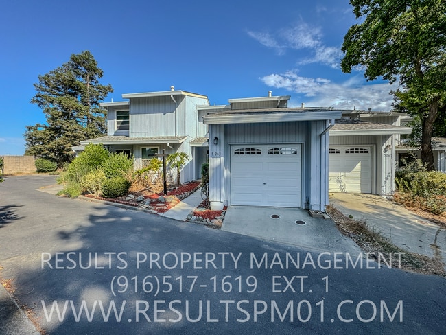 Building Photo - Fantastic Davis!  Two bedroom condo near u...