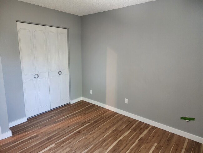 Building Photo - 7834 Greenbriar Cir