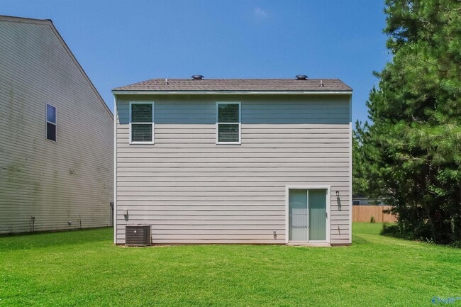 Building Photo - 16936 Wellhouse Dr
