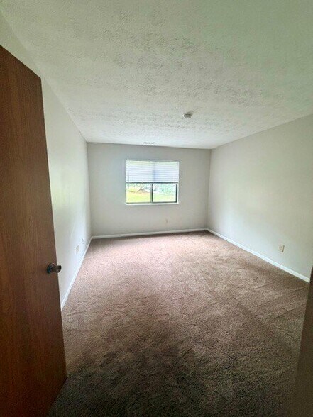Building Photo - 2163 Hedgerow Road