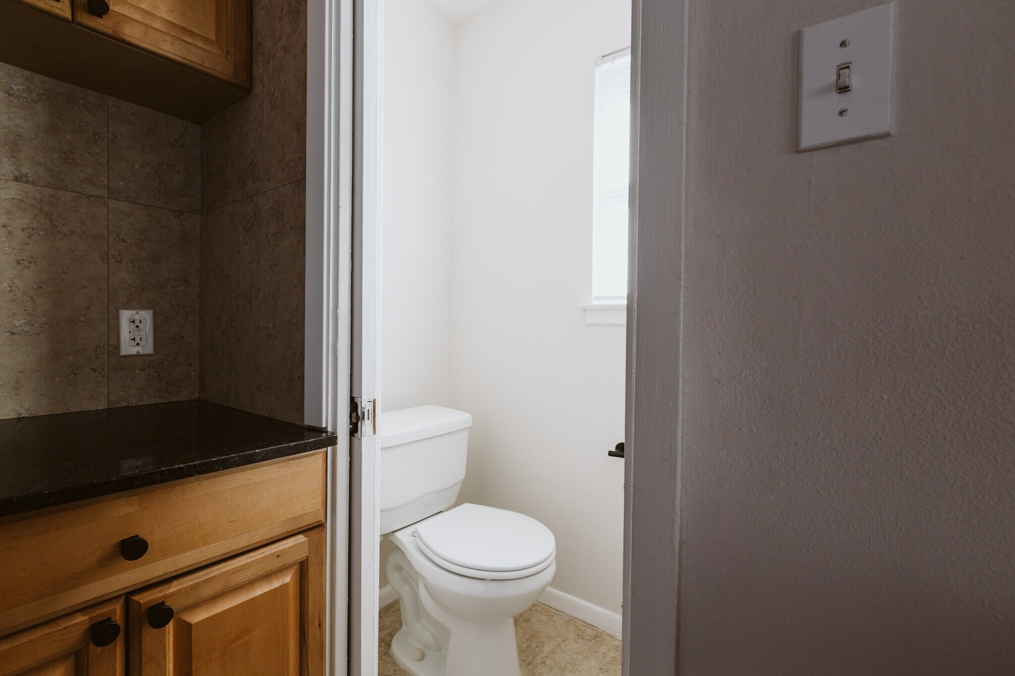 Building Photo - 1402 Fairfield Dr