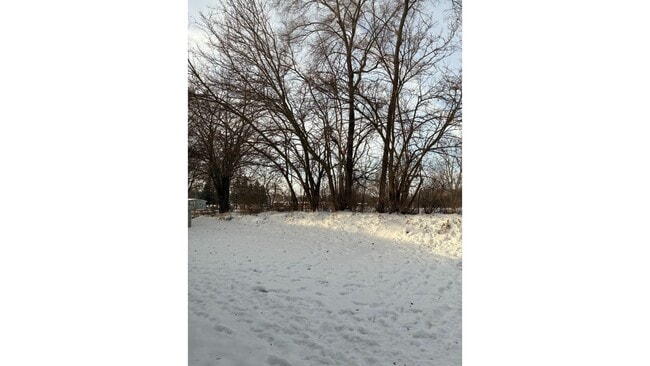 Building Photo - 512 W High St