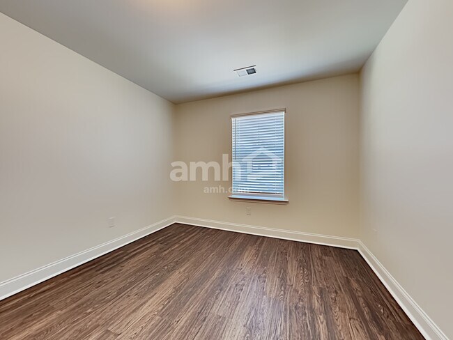 Building Photo - 292 Bering Lane