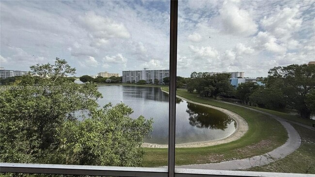 Building Photo - 2671 S Course Dr