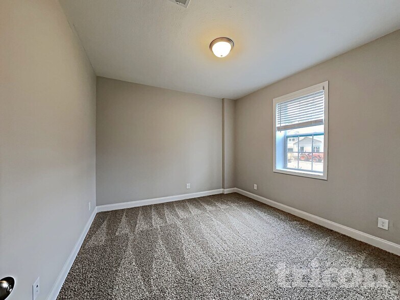 Building Photo - 1063 Spicer Dr