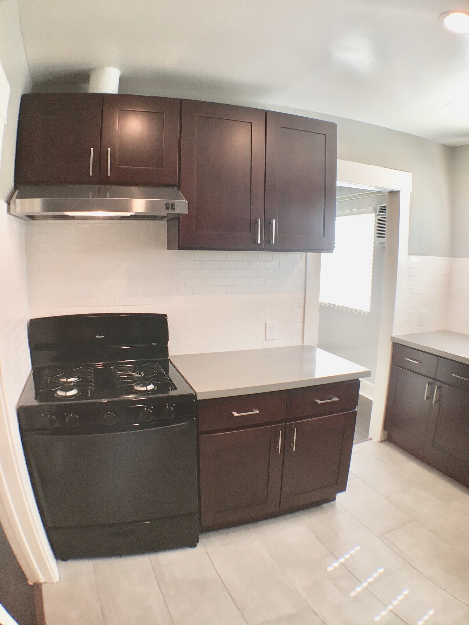 Building Photo - 1329 5th Ave