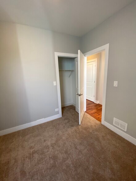 Building Photo - 3633 W Palmer St