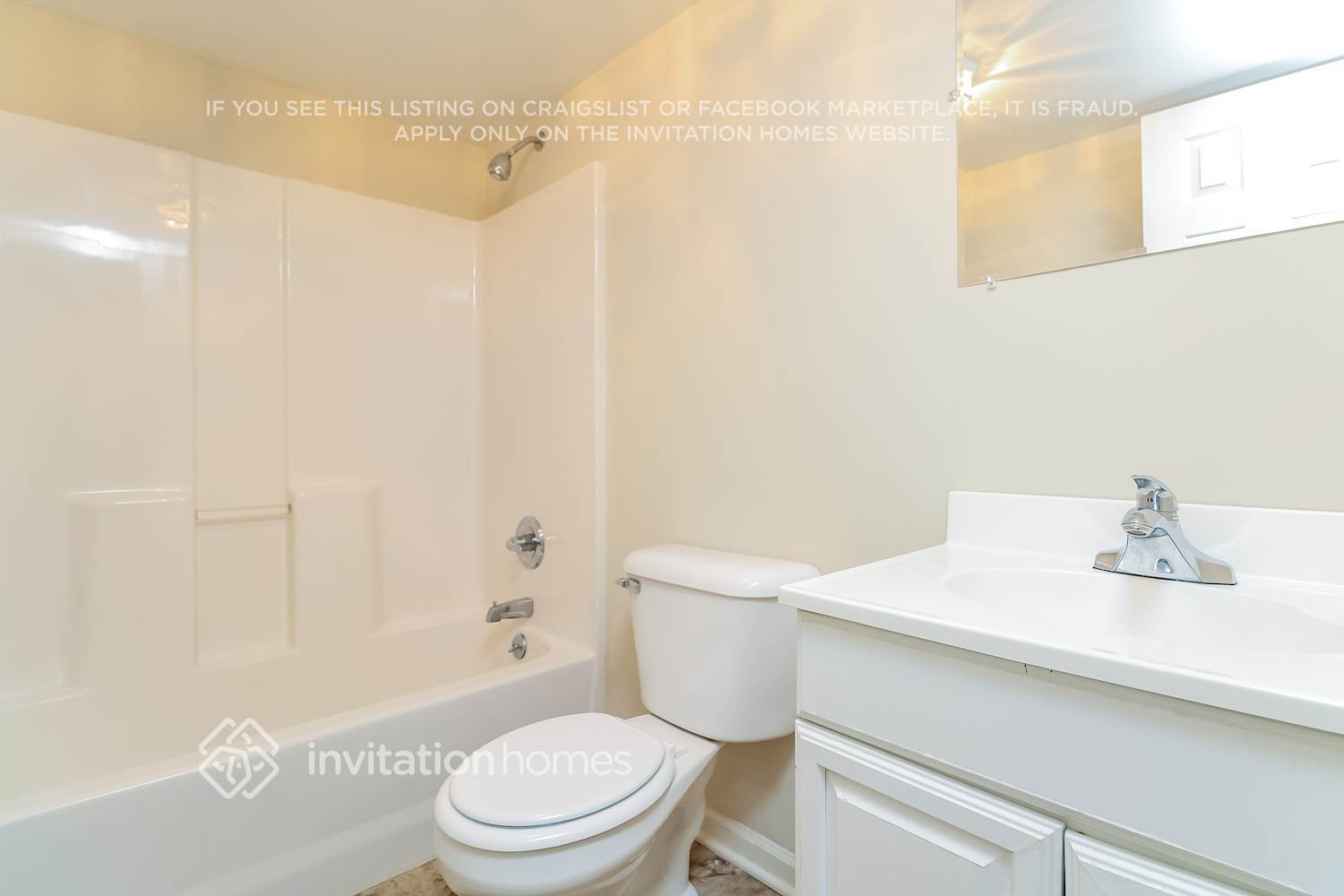 Building Photo - 3700 Turret Ct NE