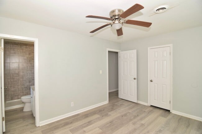 Building Photo - Coming Soon: Charming 3BR/2BA Home You Don’t Want to Miss!