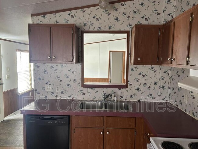 Building Photo - 141 Sunnybrook Ln