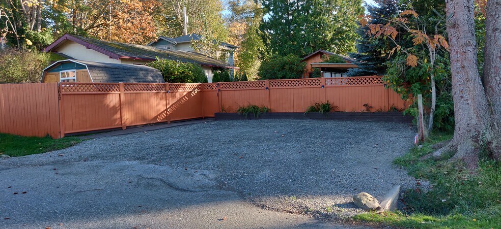 Fall 2019, late afternoon evening - 3842 Idaho St