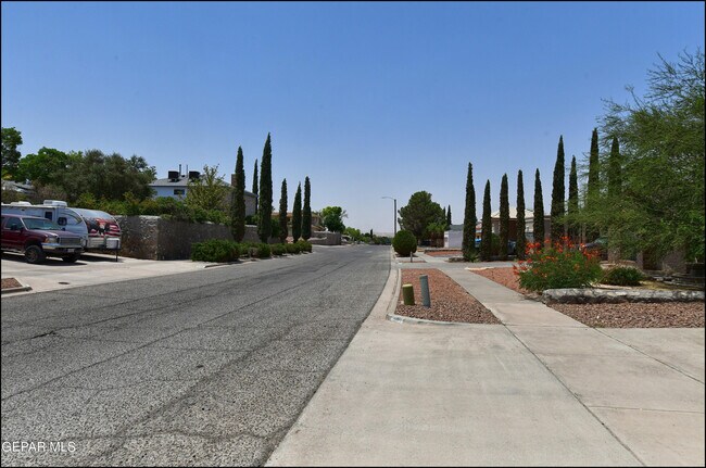 Building Photo - 695 Bluff Canyon Cir