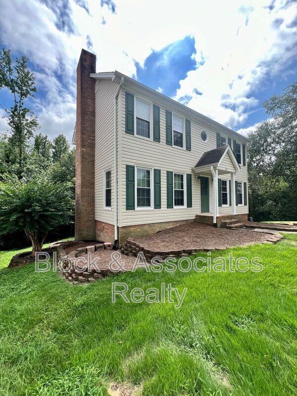 Building Photo - 1613 Round Hill Cir