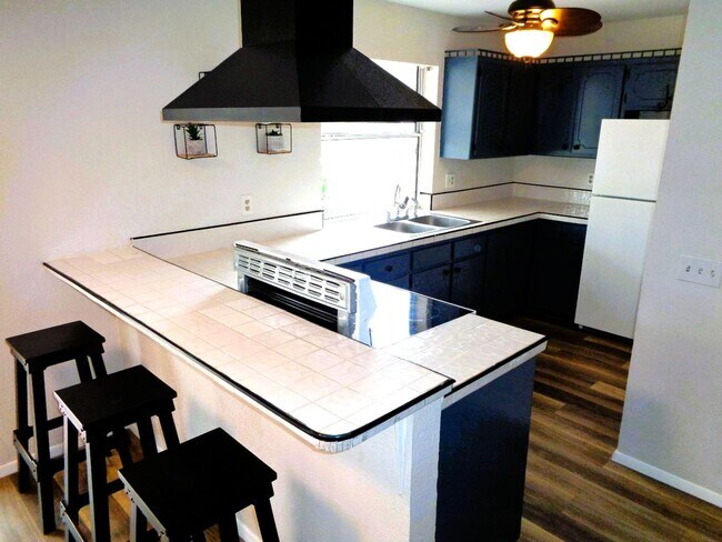 Building Photo - 10405 Ashwood Dr