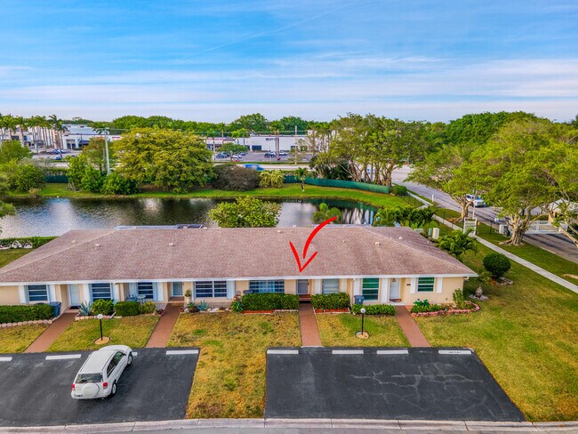 Building Photo - 8799 Bella Vista Dr