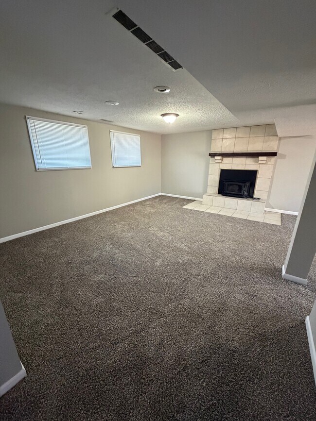 Building Photo - 1428 Grandview Dr