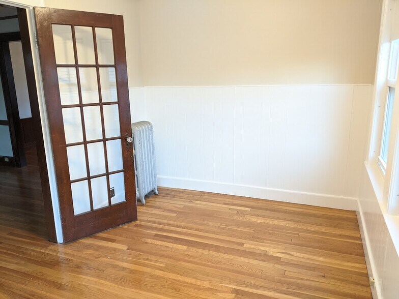 Building Photo - 66 Brock St