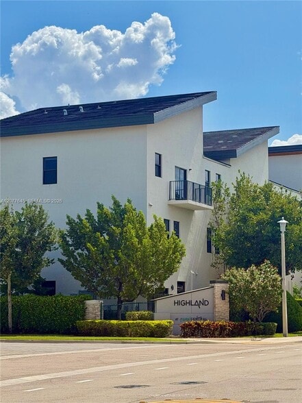 Building Photo - 10455 NW 82nd St