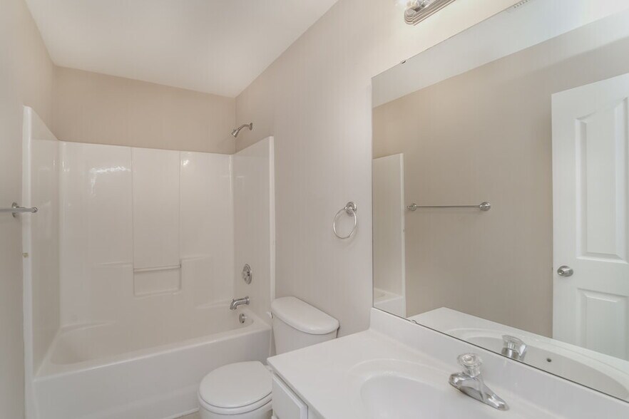 Building Photo - 2865 Island Point Dr NW