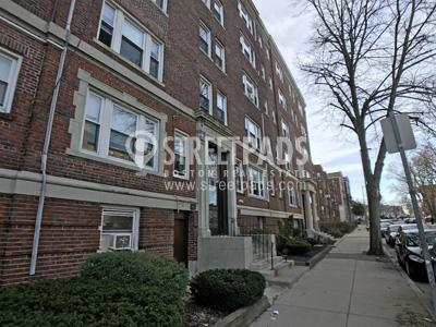 Building Photo - bedroom in Boston MA 02135