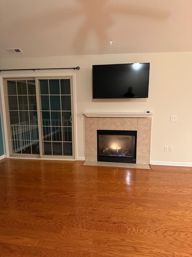 Building Photo - 7438 Lacy Dr