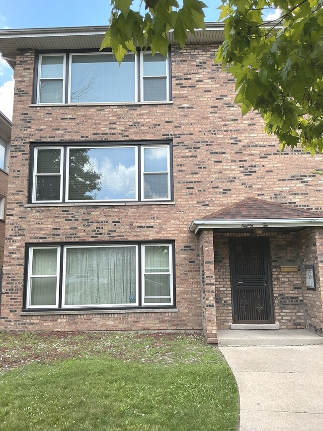 Building Photo - 82 Luella Ave