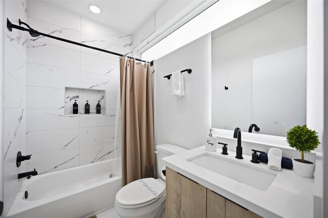 Building Photo - 4209 McKinney St