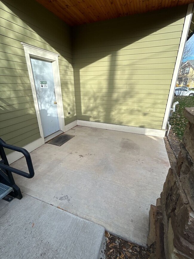 Building Photo - 205 N Bozeman Ave