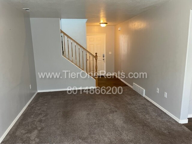Building Photo - NO DEPOSIT option available for qualified ...