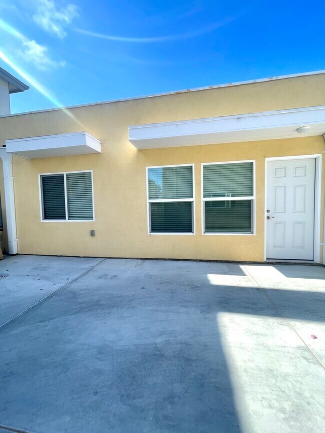 Building Photo - Fully Remodeled 1 Bed / 1 Bath in Redondo Beach | Parking Included