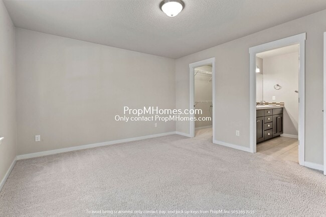 Building Photo - Gorgeous 4 Bedroom in West Linn! - Lovely ...
