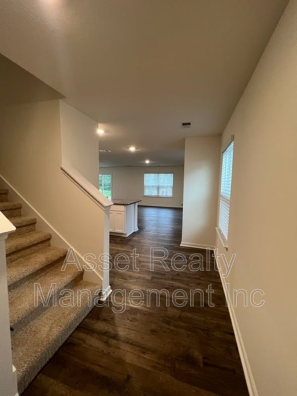 Building Photo - 323 Everleigh Cir