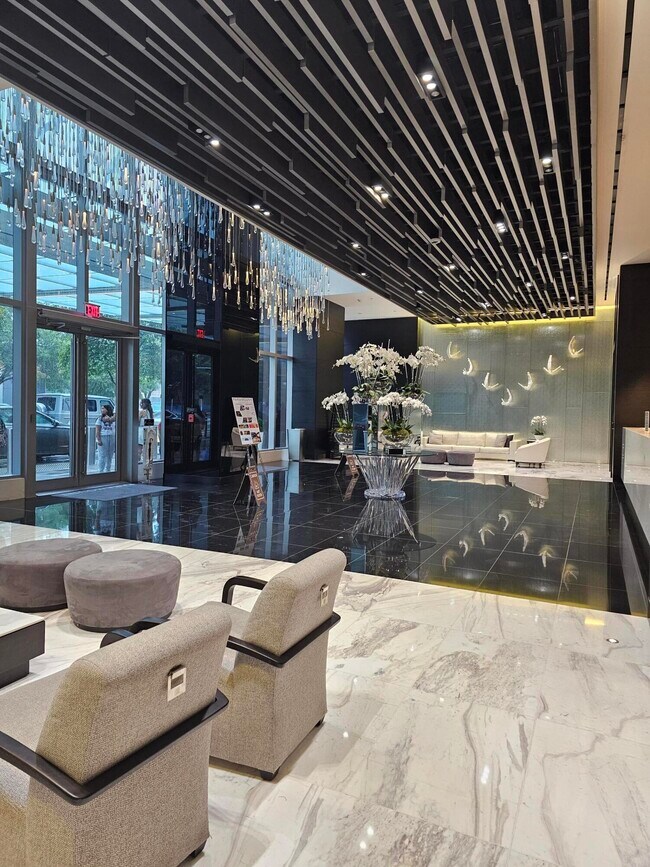 Building Photo - 851 NE 1st Ave