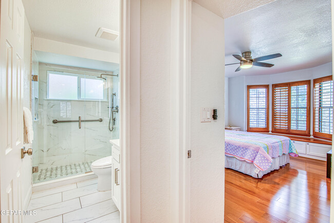 Building Photo - 6205 Brisa Del Mar Dr