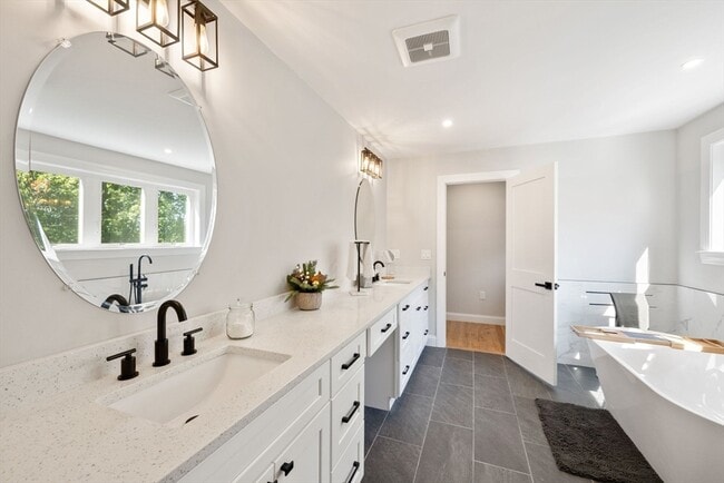 Building Photo - 41 Peach Orchard Rd