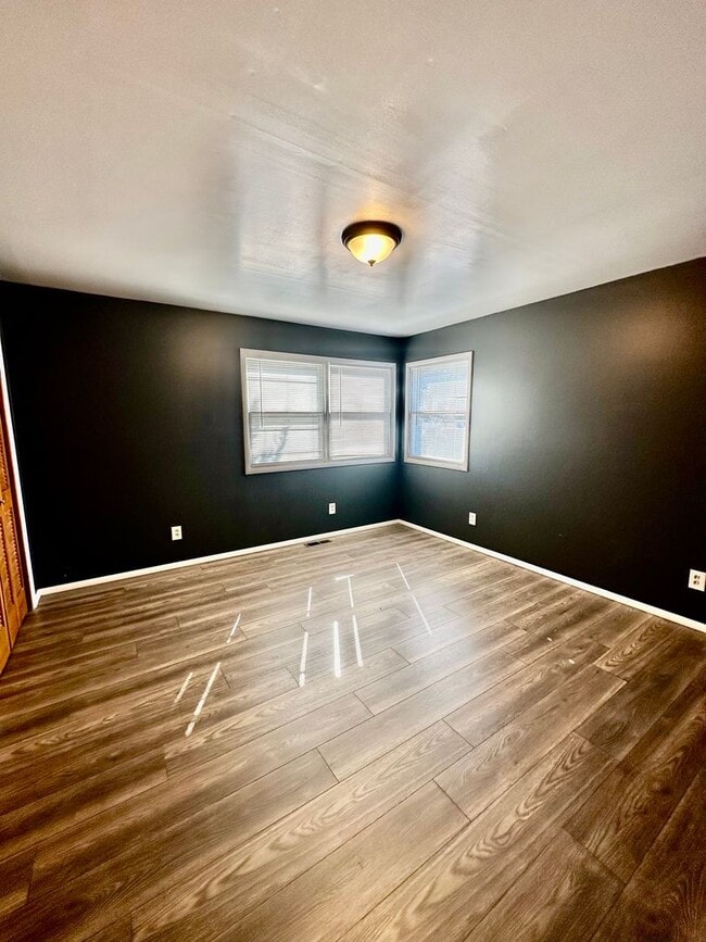 Building Photo - SPACIOUS HOME IN DESIRABLE HOT SPRINGS, 1....