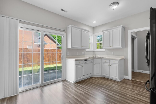 Building Photo - 5419 Magnolia Park Cir
