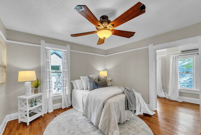 Building Photo - MOVE IN SPECIAL! 6 WEEKS RENT FREE! Beautiful 5 Bedroom Home with Lots of Natural Light!